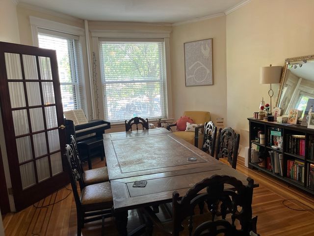 1033 Beacon Street 1, Brookline, MA 02446