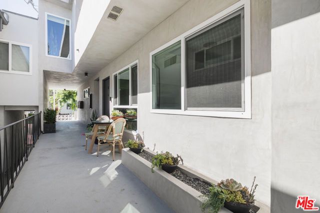536 N Orlando Avenue 2, Los Angeles, CA 90048