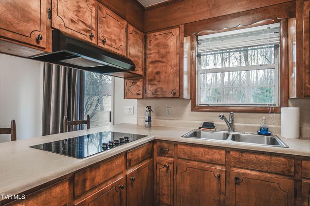 111 Brandon Lane, Jonesborough, TN 37659