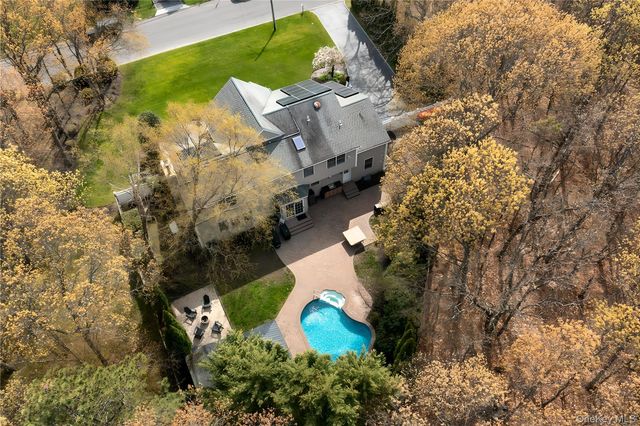 251 Oakwood Road, Oakdale, NY 11769