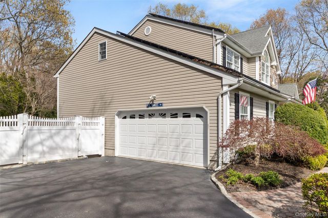 251 Oakwood Road, Oakdale, NY 11769