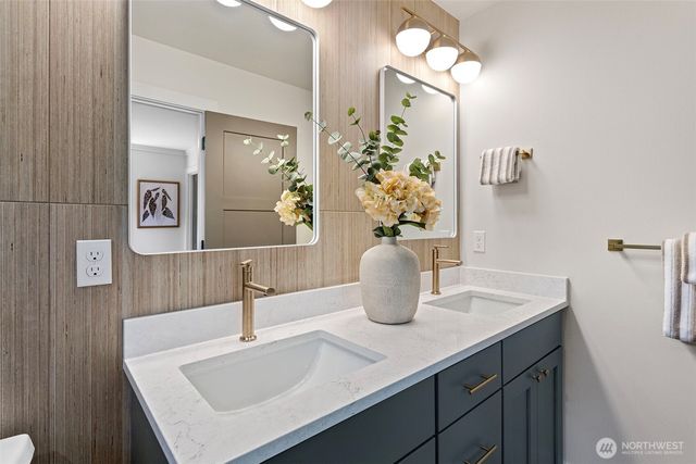 12831 NE 78th Place, Kirkland, WA 98033