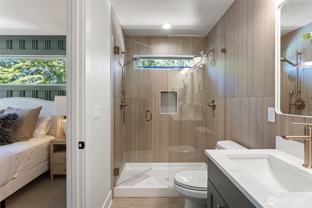 12831 NE 78th Place, Kirkland, WA 98033