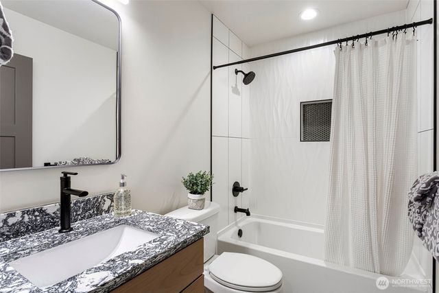 12831 NE 78th Place, Kirkland, WA 98033