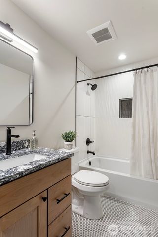 12831 NE 78th Place, Kirkland, WA 98033