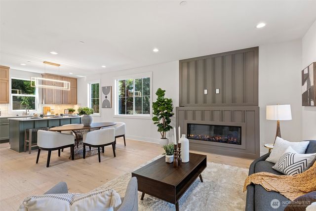 12831 NE 78th Place, Kirkland, WA 98033
