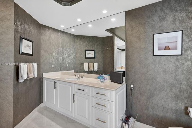 2845 NE 9th St 504, Fort Lauderdale, FL 33304