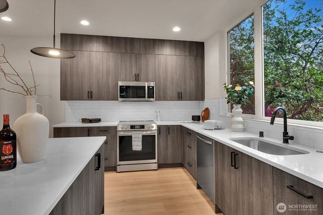 6512 23rd Avenue NE, Seattle, WA 98115