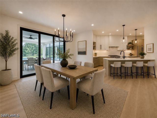 2353 Abbey CT, Naples, FL 34112