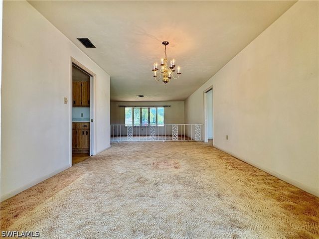 2353 Abbey CT, Naples, FL 34112