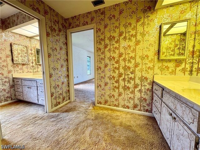 2353 Abbey CT, Naples, FL 34112