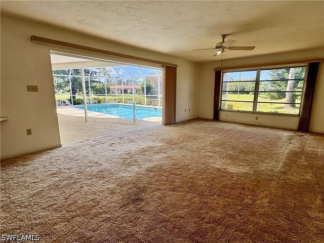 2353 Abbey CT, Naples, FL 34112