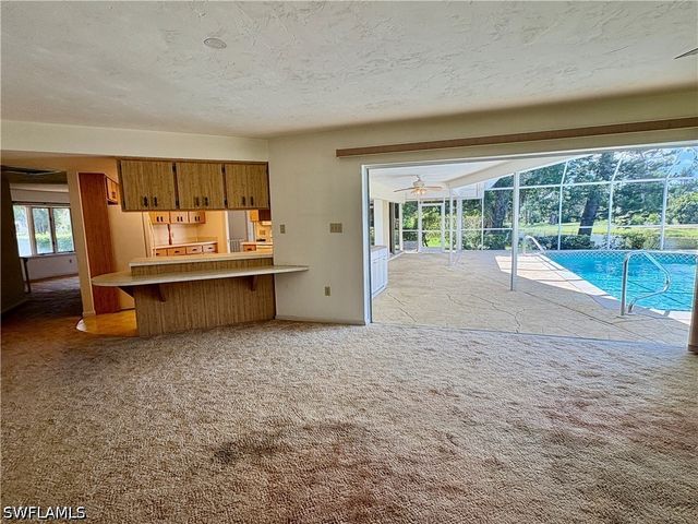 2353 Abbey CT, Naples, FL 34112