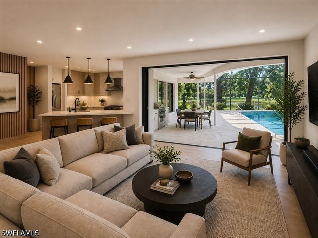 2353 Abbey CT, Naples, FL 34112