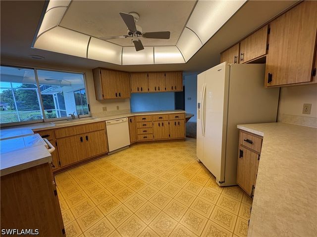 2353 Abbey CT, Naples, FL 34112