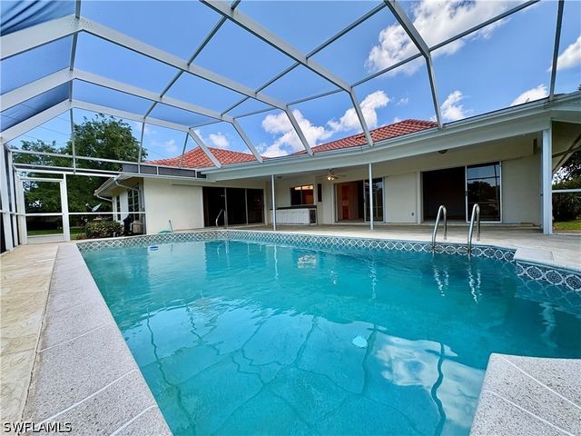2353 Abbey CT, Naples, FL 34112