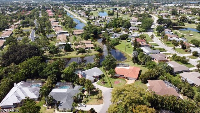 2353 Abbey CT, Naples, FL 34112