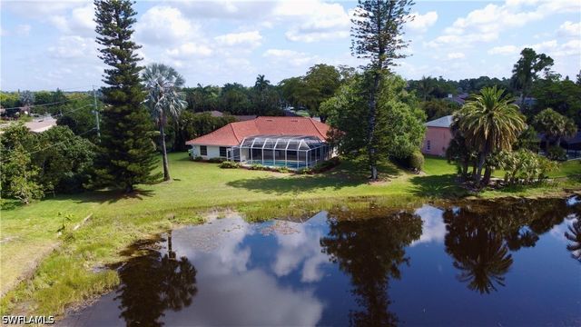 2353 Abbey CT, Naples, FL 34112