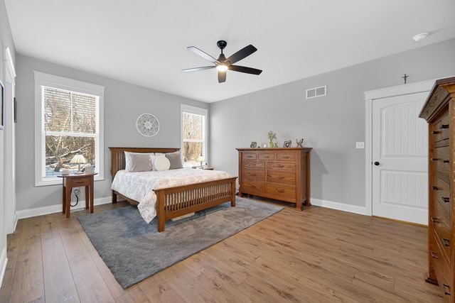 212 N 600 W, Valparaiso, IN 46385