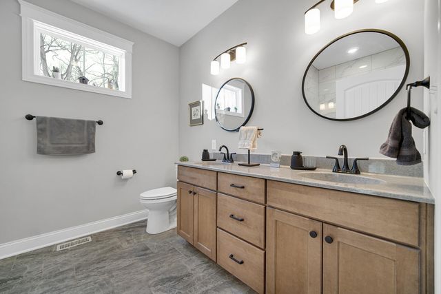 212 N 600 W, Valparaiso, IN 46385