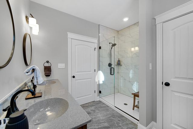 212 N 600 W, Valparaiso, IN 46385