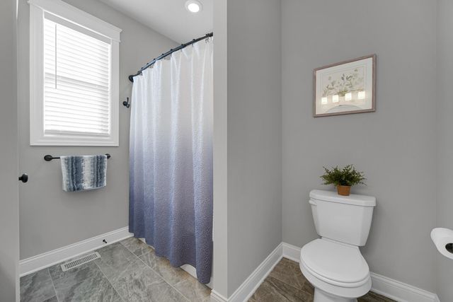 212 N 600 W, Valparaiso, IN 46385