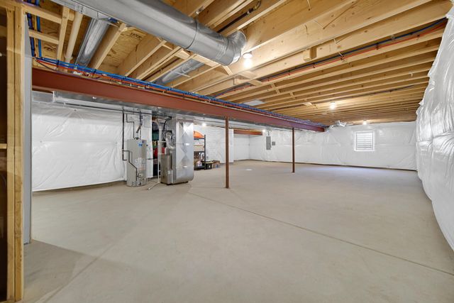 212 N 600 W, Valparaiso, IN 46385