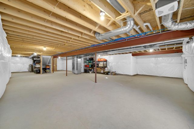 212 N 600 W, Valparaiso, IN 46385