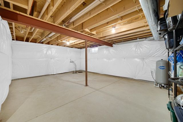 212 N 600 W, Valparaiso, IN 46385