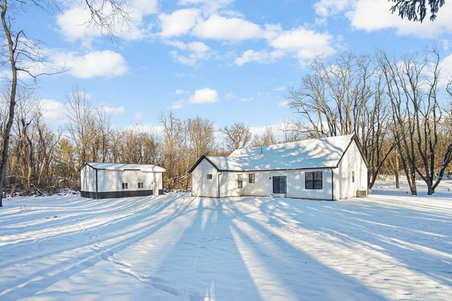 212 N 600 W, Valparaiso, IN 46385