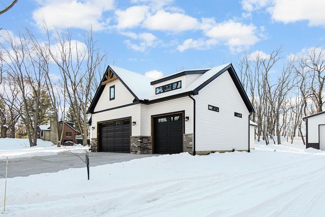 212 N 600 W, Valparaiso, IN 46385