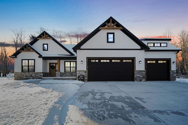 212 N 600 W, Valparaiso, IN 46385