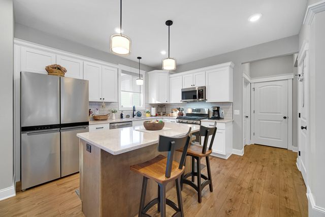 212 N 600 W, Valparaiso, IN 46385