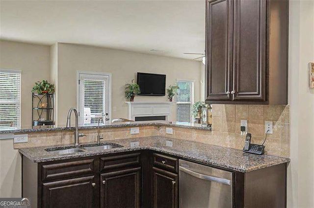 464 Silver Oak Drive, Dallas, GA 30132