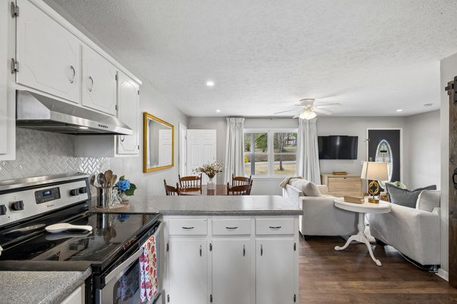 968 Woodhaven Rd, Lyles, TN 37098