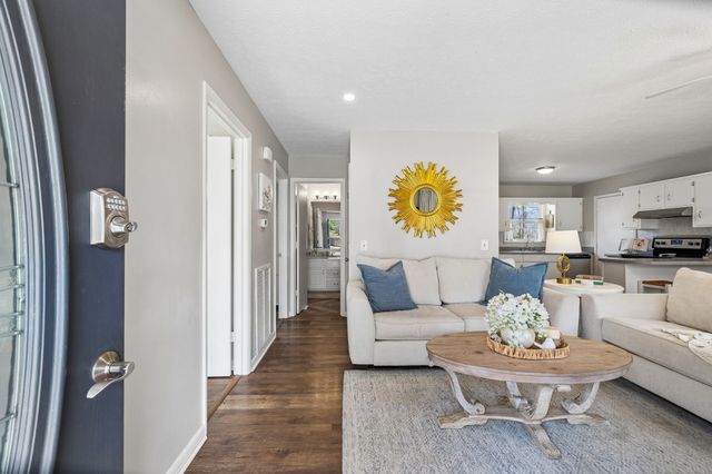 968 Woodhaven Rd, Lyles, TN 37098