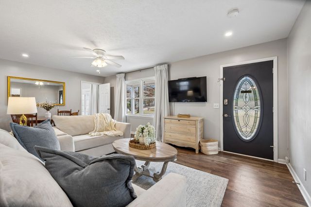 968 Woodhaven Rd, Lyles, TN 37098