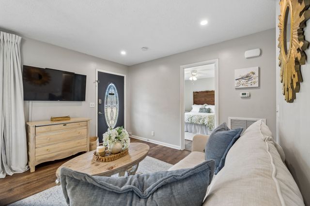 968 Woodhaven Rd, Lyles, TN 37098