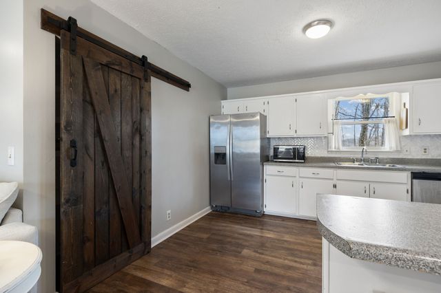 968 Woodhaven Rd, Lyles, TN 37098