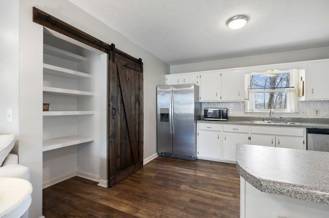 968 Woodhaven Rd, Lyles, TN 37098