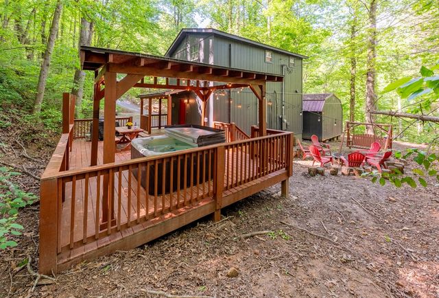 257 Pen Drive, Ellijay, GA 30540