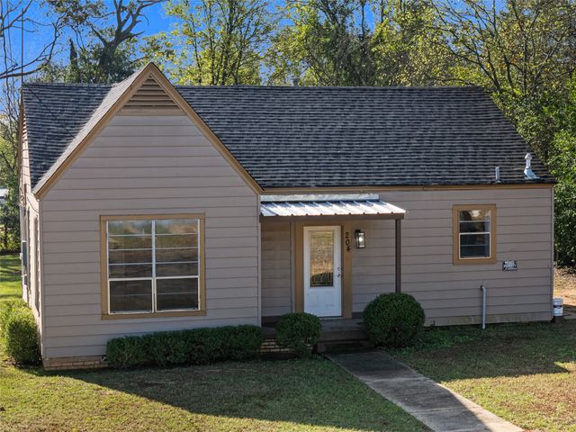 204 W Jones Street, Longview, TX 75602