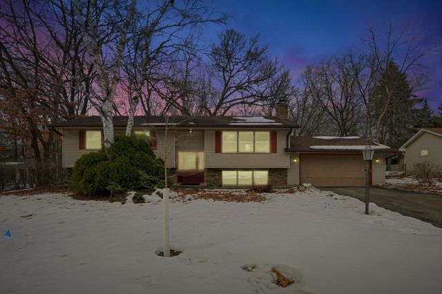 1051 Tiller Lane, Shoreview, MN 55126