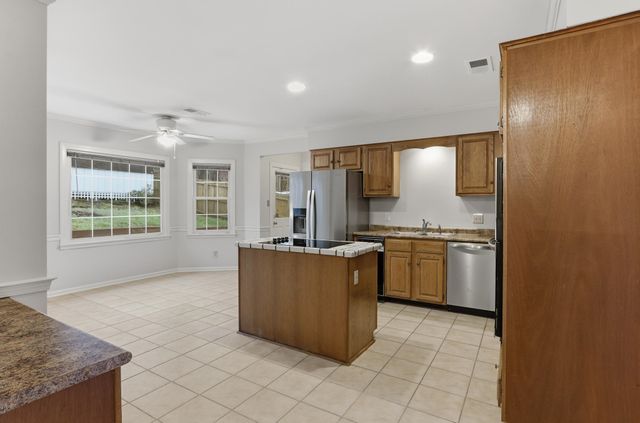 8372 BAZEMORE RD, Memphis, TN 38018