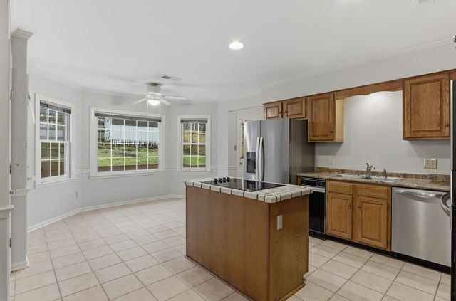 8372 BAZEMORE RD, Memphis, TN 38018