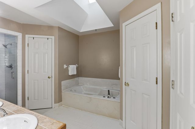 8372 BAZEMORE RD, Memphis, TN 38018