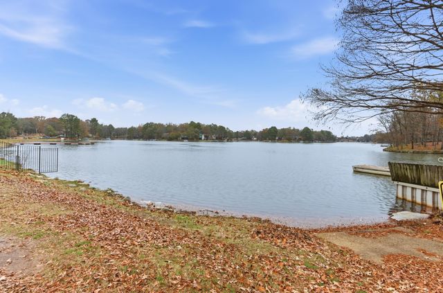 8372 BAZEMORE RD, Memphis, TN 38018