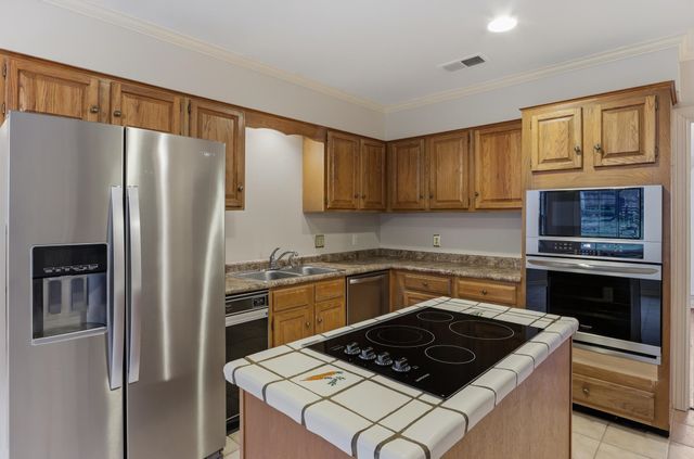 8372 BAZEMORE RD, Memphis, TN 38018