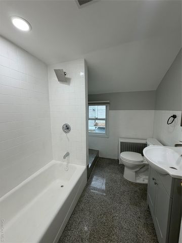 7 S Atlantic Street, Bay Shore, NY 11706