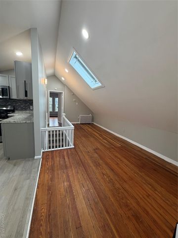 7 S Atlantic Street, Bay Shore, NY 11706